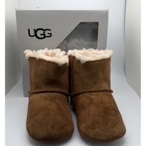 Infant UGG Bow Boots, Size 4/5